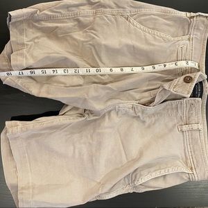 Light tan American Eagle shorts extreme flex